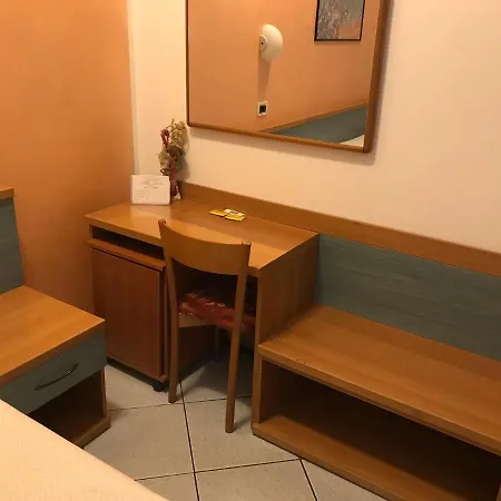 Amico Fritz 3*